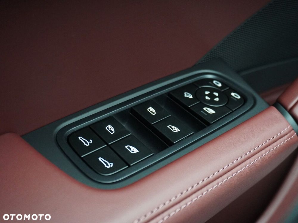 Porsche Cayenne Black Edition - 19