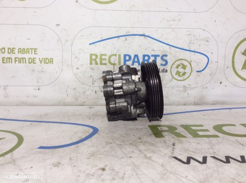 Bomba de direção Toyota Avensis - 4