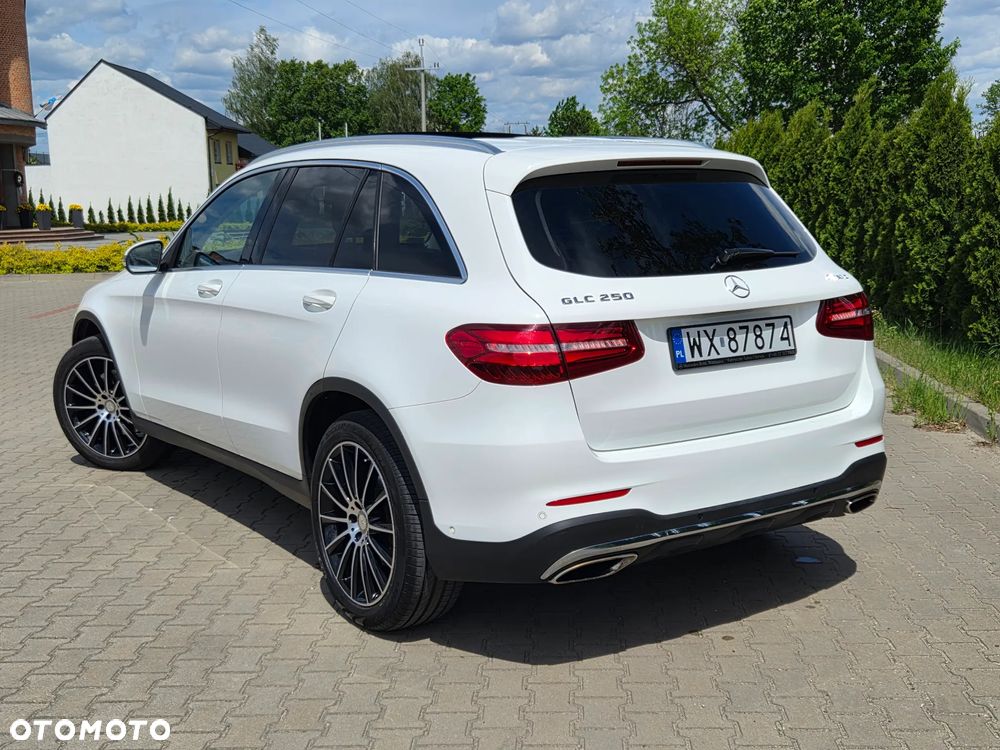 Mercedes-Benz GLC 250 4Matic 9G-TRONIC AMG Line - 26