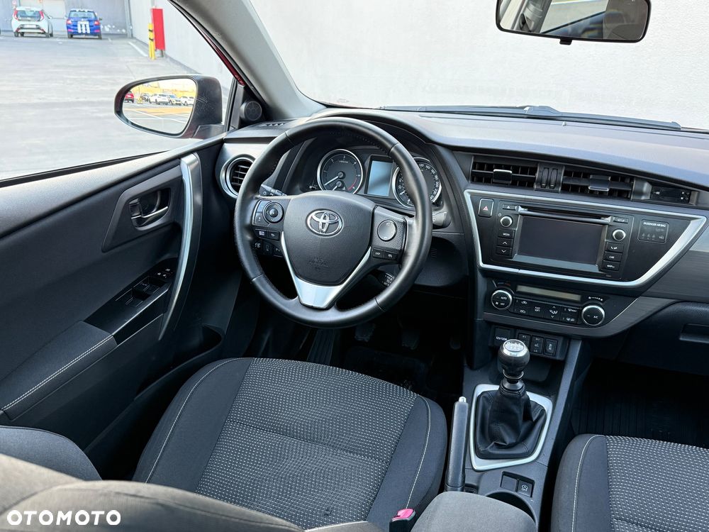 Toyota Auris 2.0 D-4D Premium Comfort - 19