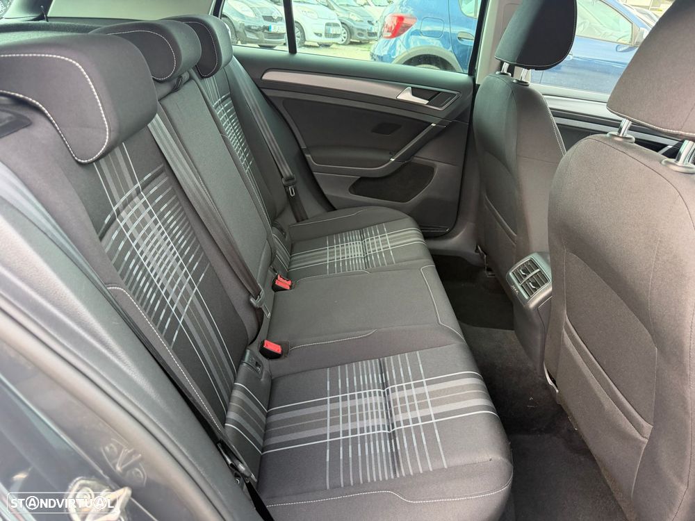 VW Golf 1.6 TDI BlueMotion Lounge - 12