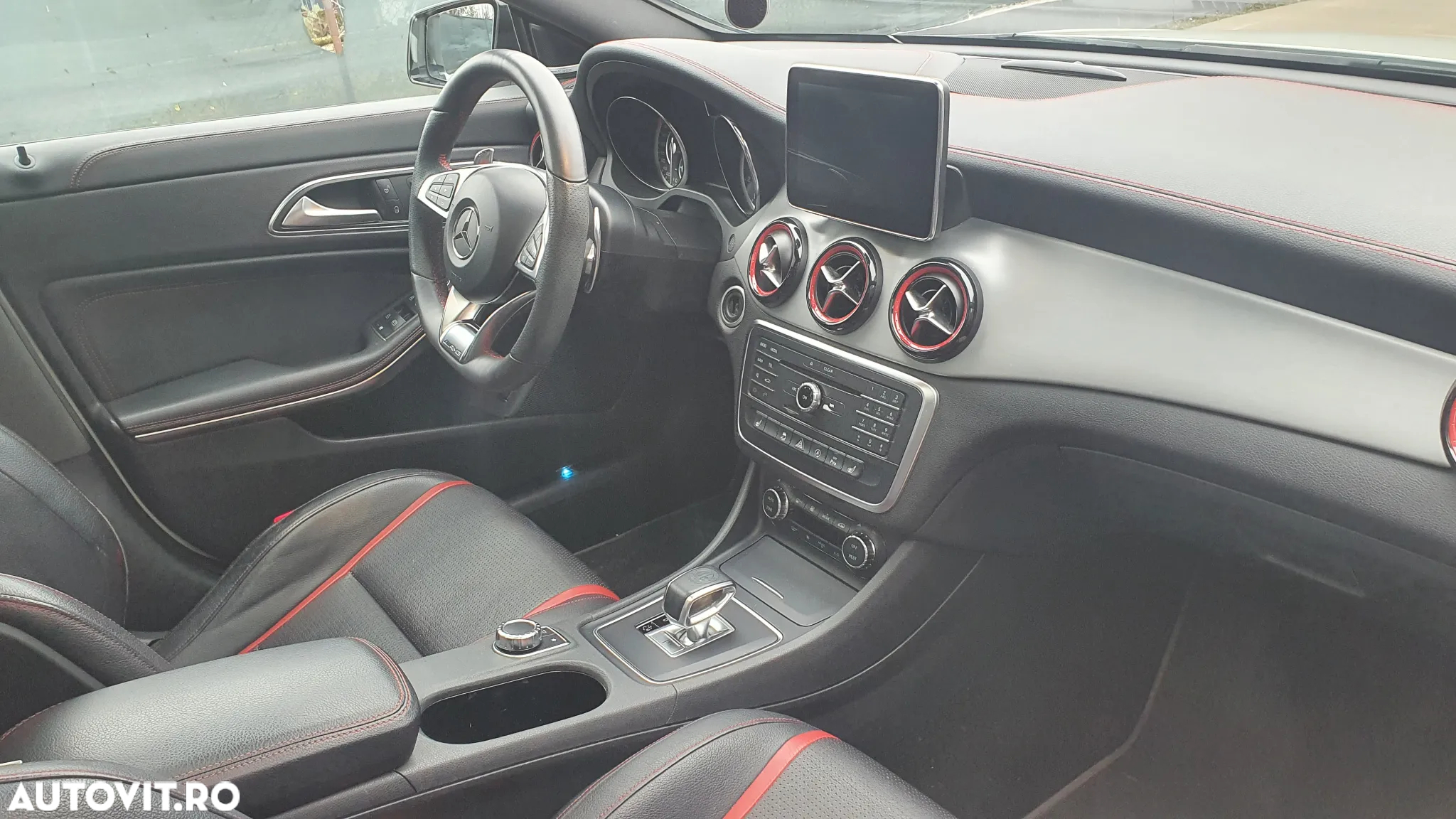 Mercedes-Benz CLA 45 AMG 4Matic 7G-DCT - 36