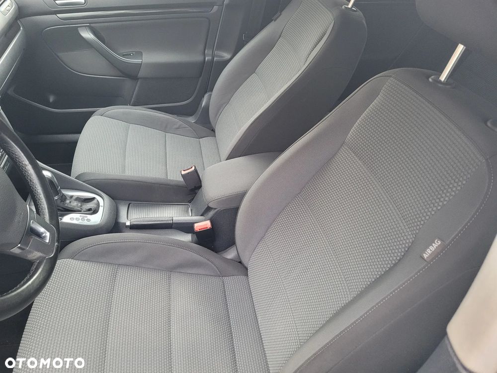 Volkswagen Golf - 9