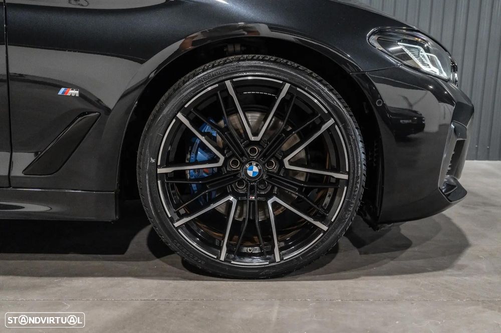 BMW 530 e Pack Desportivo M - 38