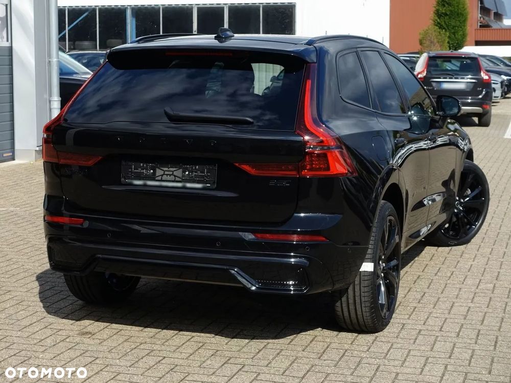 Volvo XC 60 B5 B AWD Plus Black Edition - 3