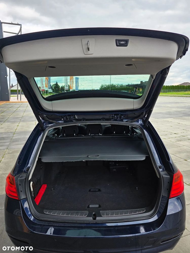 BMW Seria 3 318d Sport Line - 6