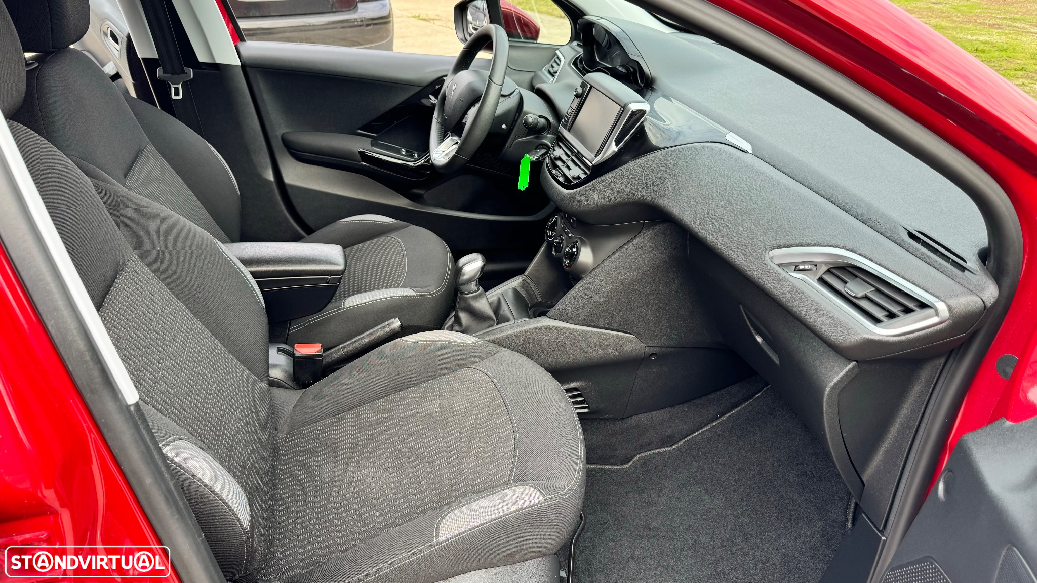 Peugeot 208 1.2 PureTech Style - 13