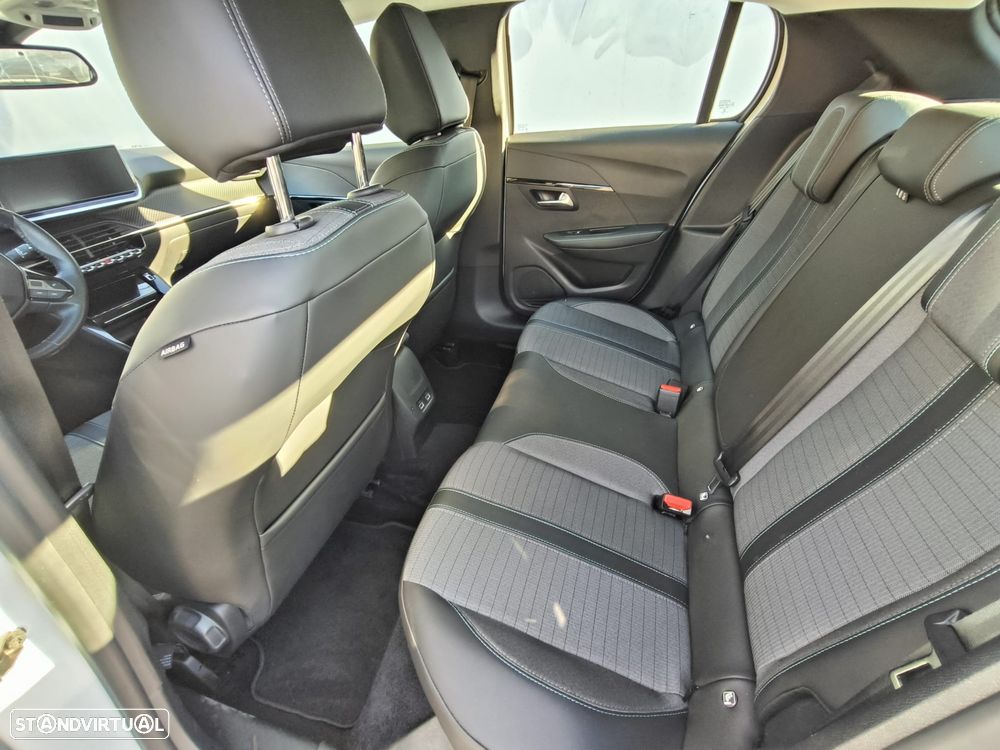 Peugeot e-208 Allure+ - 9