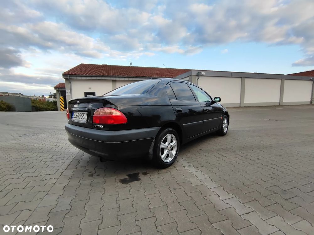 Toyota Avensis 2.0 VVT-i Sol - 8