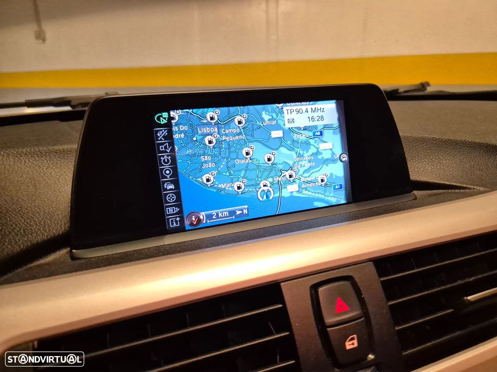 BMW 318 d Touring Auto Line Sport - 23