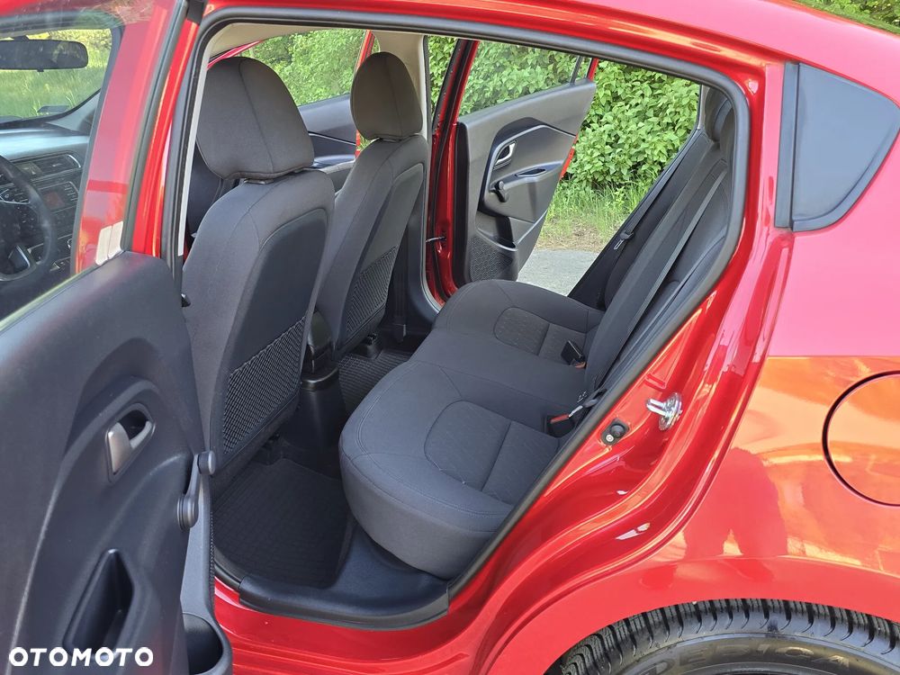 Kia Rio 1.2 L - 7
