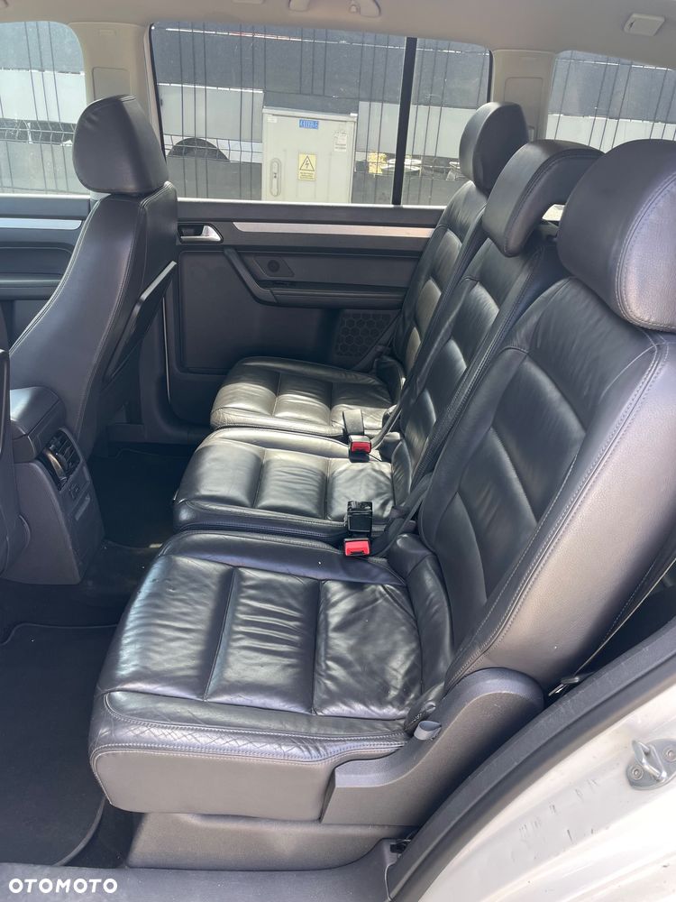 Volkswagen Touran 1.4 TSI DSG R-Line Edition - 9