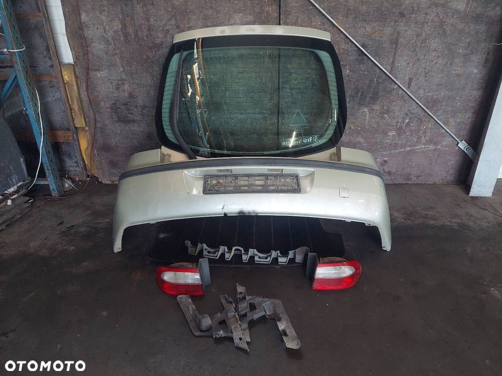 KOMPLETNY TYŁ KLAPA ZDERZAK LAMPA LAMPY RENAULT LAGUNA II HB 5D NV190 - 1