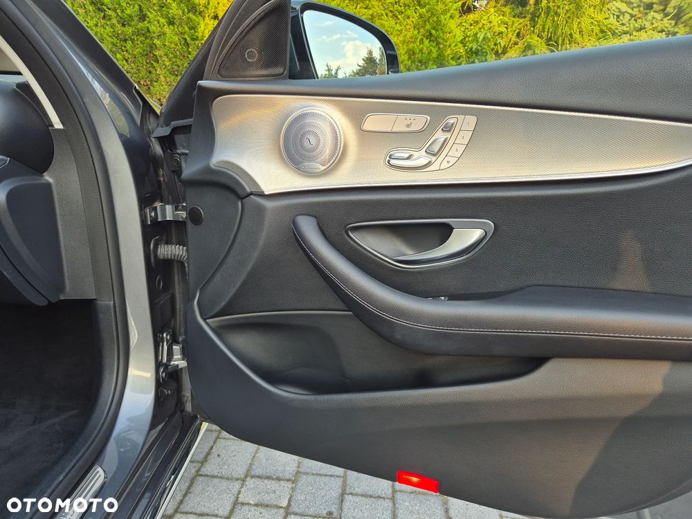 Mercedes-Benz Klasa E - 19