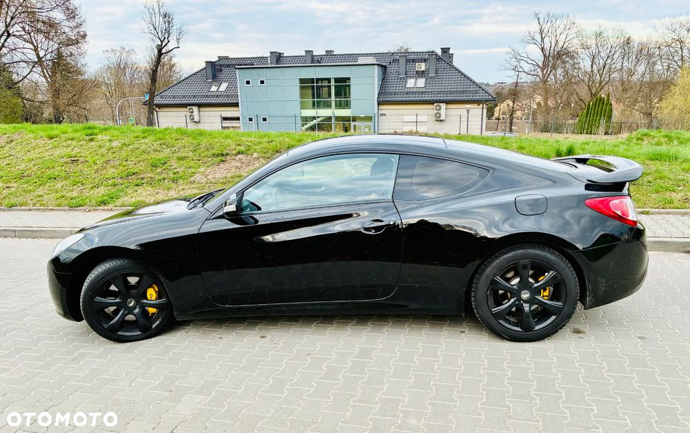 Hyundai Genesis Coupe - 5