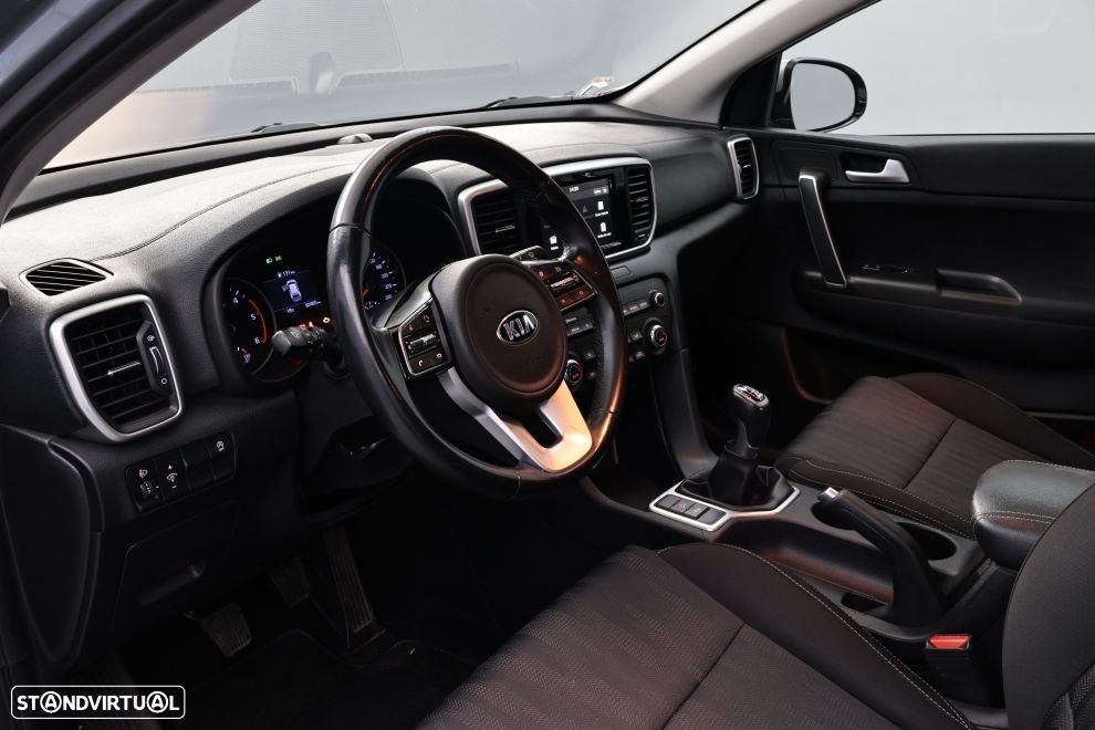 Kia Sportage 1.6 CRDI ISG MHEV Urban - 23