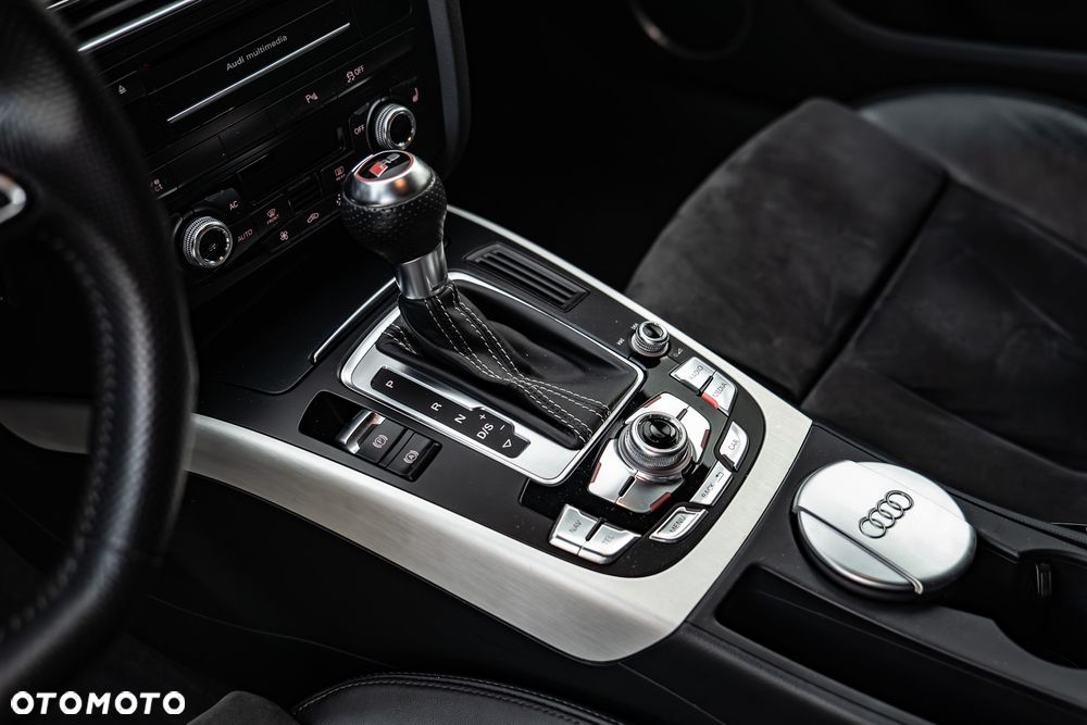Audi RS4 Avant Avant S tronic - 22