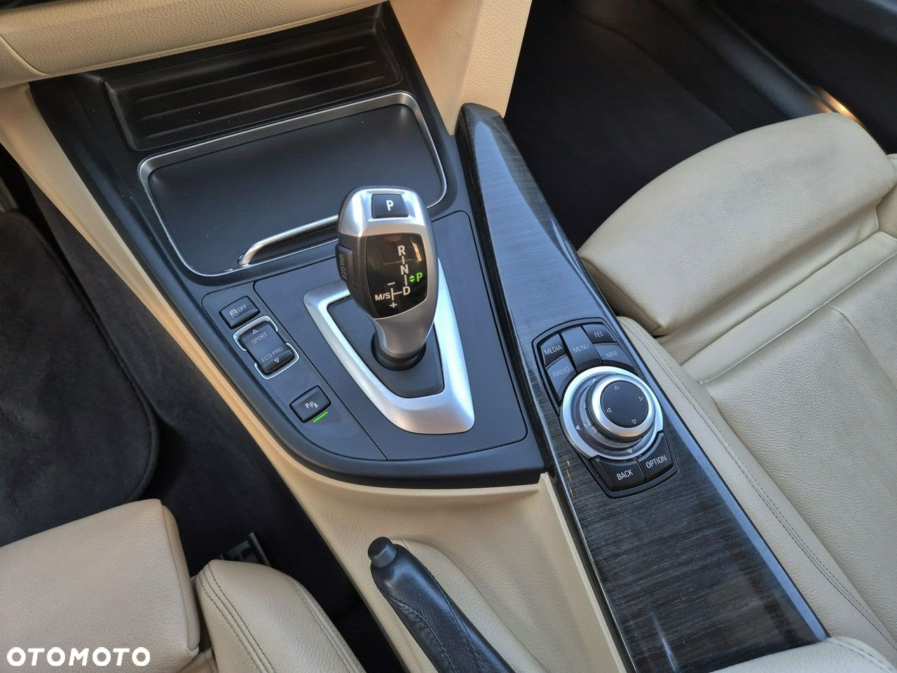 BMW Seria 3 320d Touring Sport Line - 19