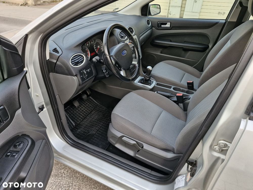 Ford Focus 1.6 16V Style - 7