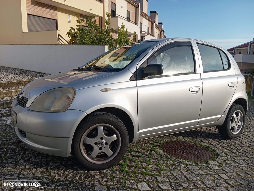 Toyota Yaris 1.0 Terra DA+ABS+CD+AC - 1