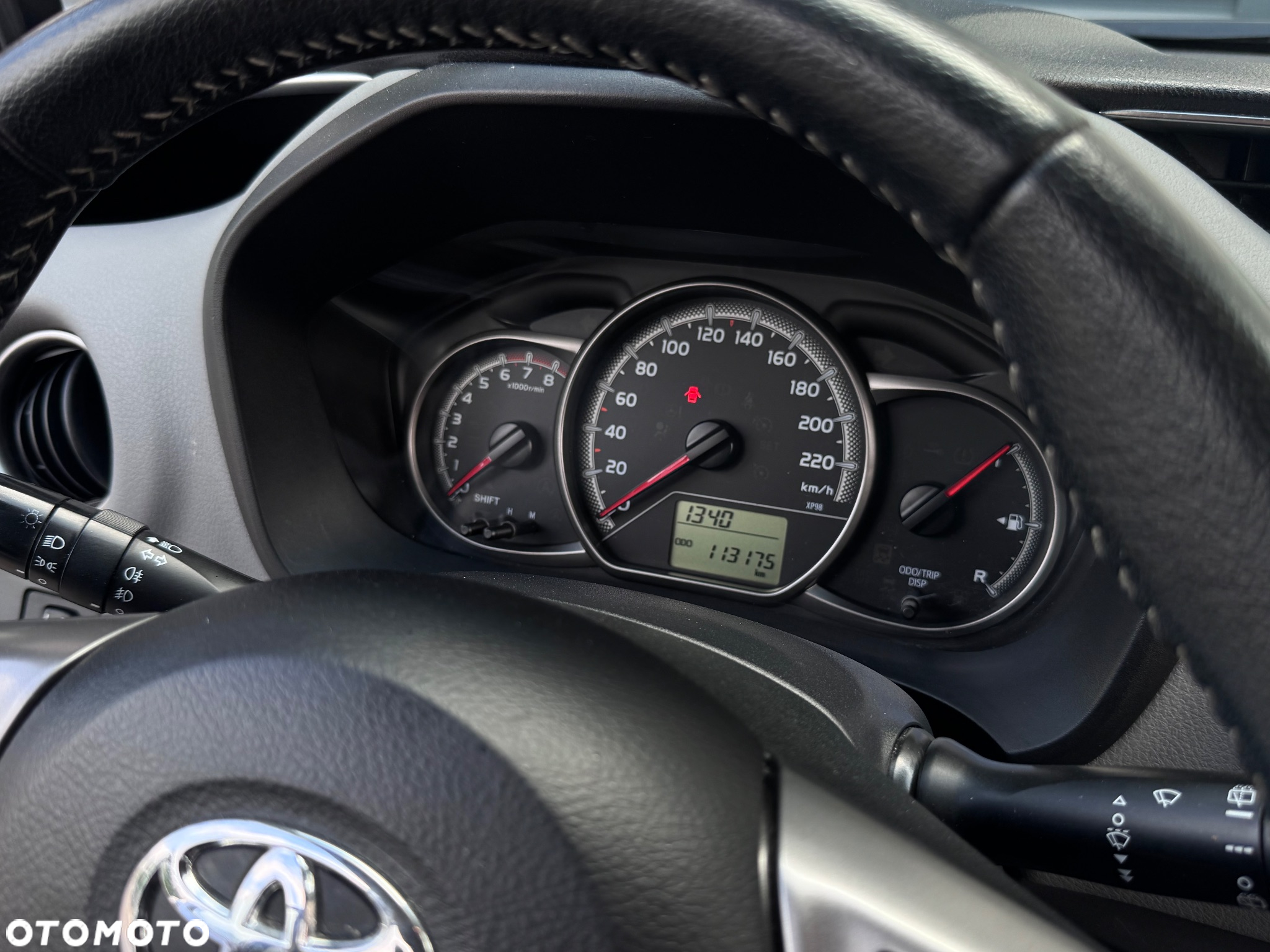 Toyota Yaris 1.0 Premium - 30