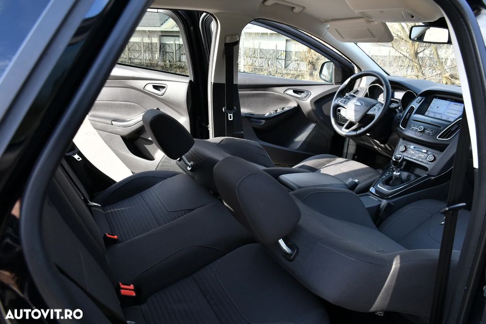 Ford Focus 1.5 TDCi DPF Start-Stopp-System Titanium - 19