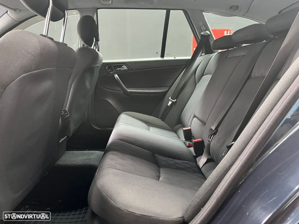 Mercedes-Benz C 200 - 10