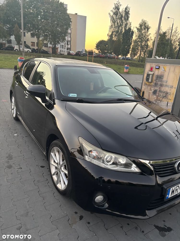 Lexus CT - 12
