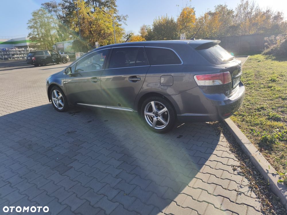 Toyota Avensis - 4