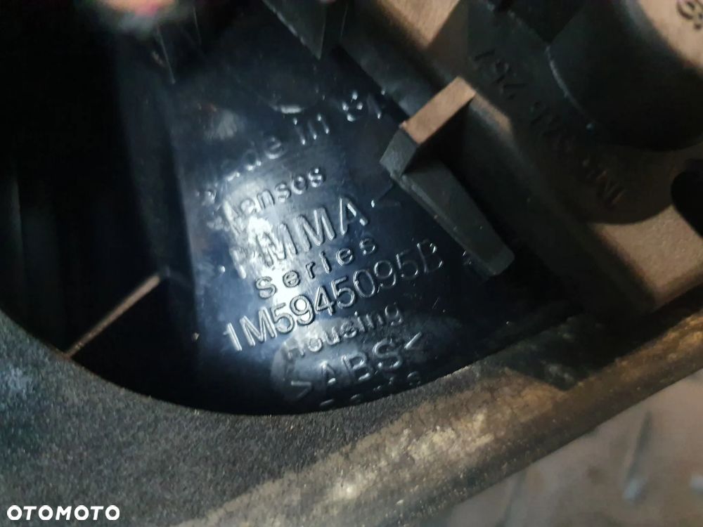 LAMPA LEWA TYLNA LEWY TYŁ SEAT TOLEDO II 1M5945095B + WTYCZKA INSTALACJA - 3