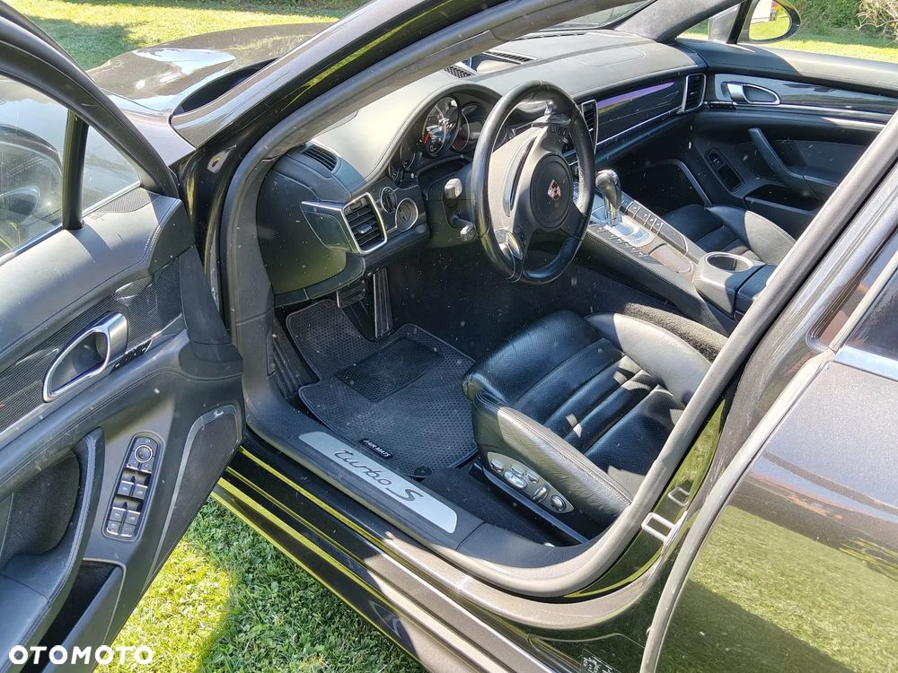 Porsche Panamera Turbo S - 11