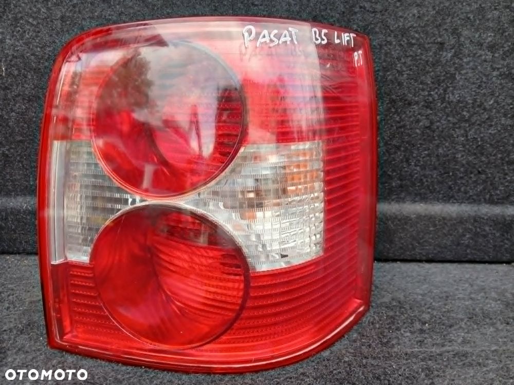 Volkswagen Passat B5 kombi lift lampa tylna prawa. - 1