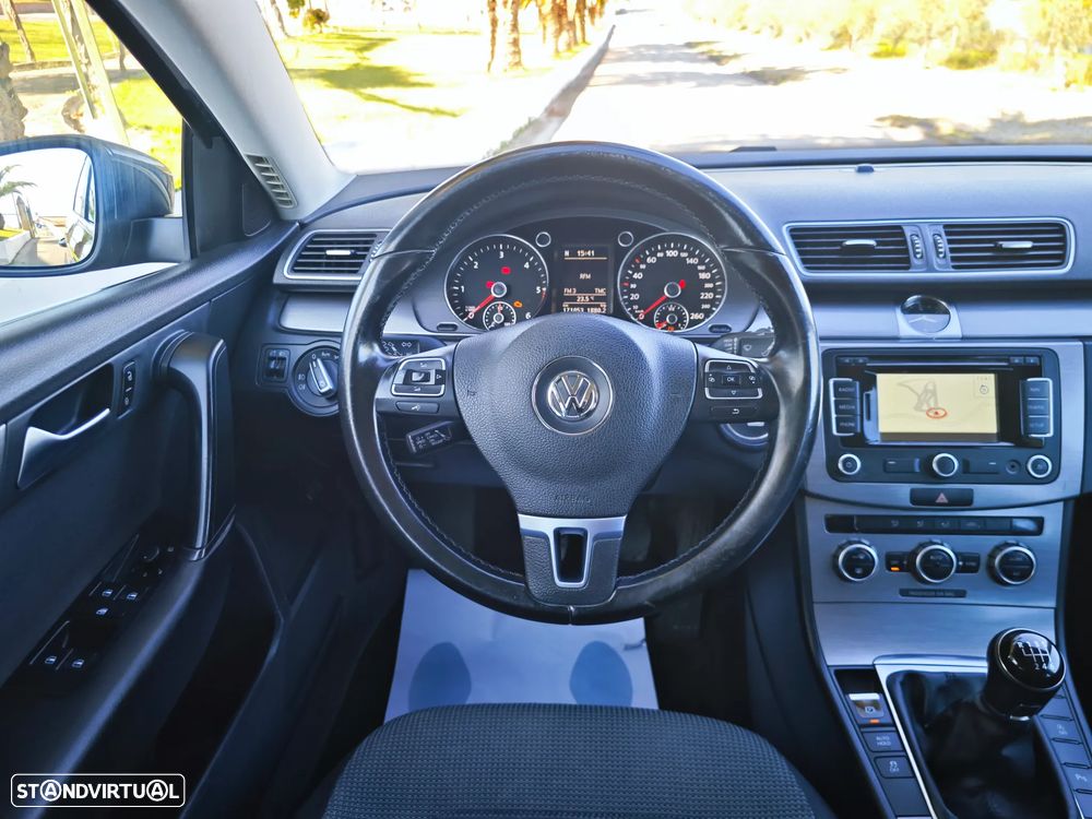VW Passat Variant 1.6 TDI Confortline Navig - 12