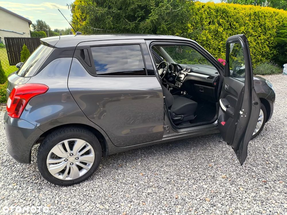 Suzuki Swift 1.2 Premium Plus CVT - 5