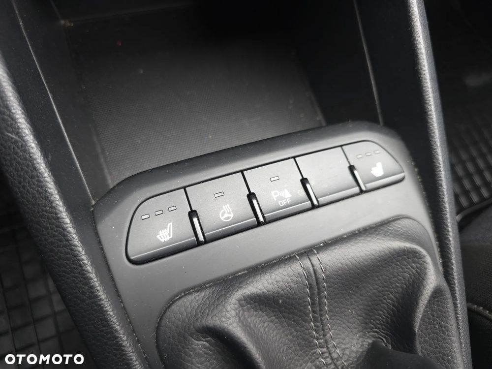 Kia Stonic 1.2 L Business Line - 29