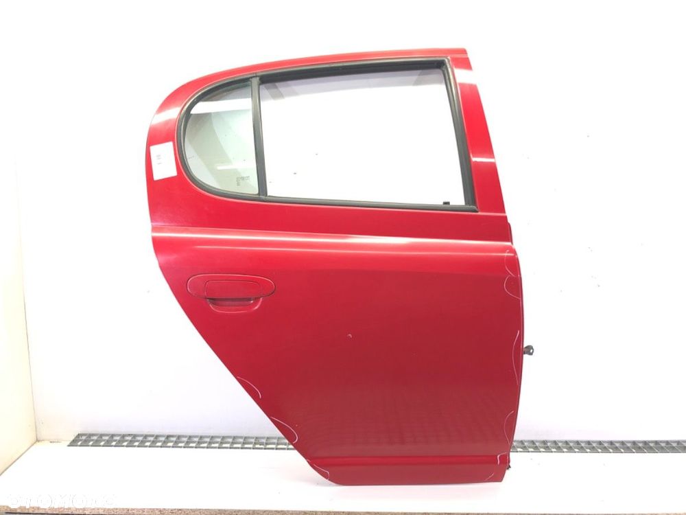 DRZWI PRAWY TYŁ - 156.00 PLN - TOYOTA YARIS (_P1_) 1999 - 2005 1.0 (SCP10_) 50 kW [68 KM] benzyna - 1