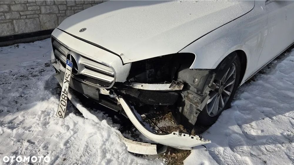 Mercedes-Benz Klasa E 220 d 4-Matic 9G-TRONIC - 4