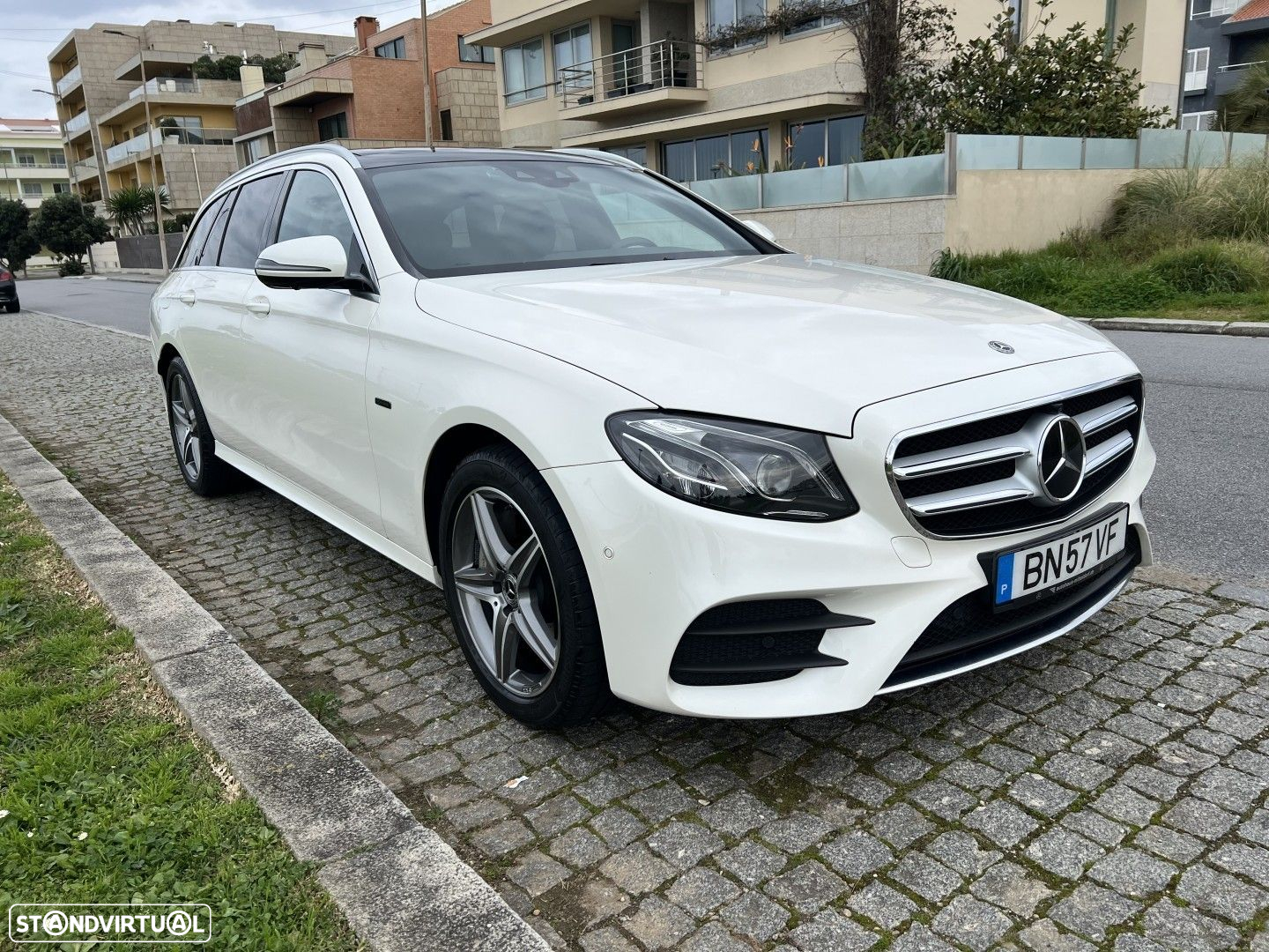 Mercedes-Benz E 300 de AMG Line - 14