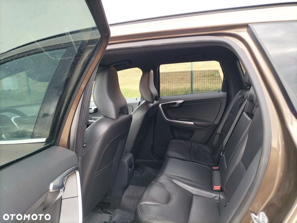 Volvo XC 60 D4 Drive-E Momentum - 9