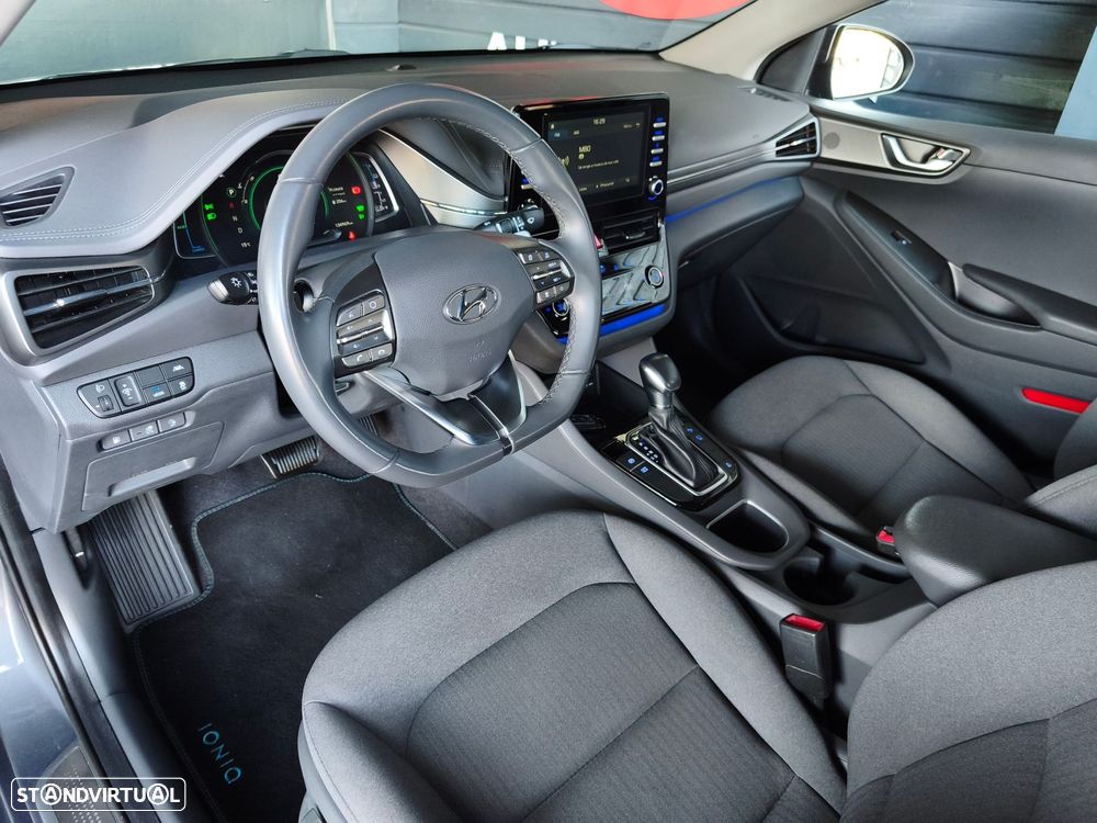 Hyundai Ioniq - 33