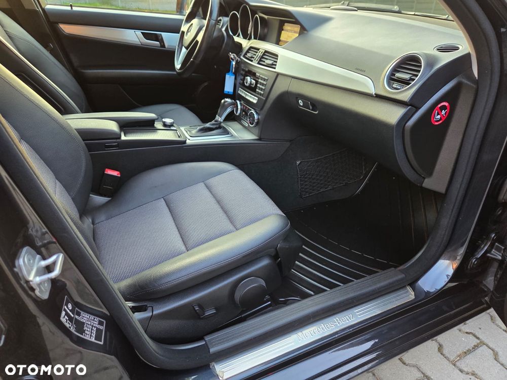 Mercedes-Benz Klasa C 200 T Kompressor Automatik Avantgarde - 14