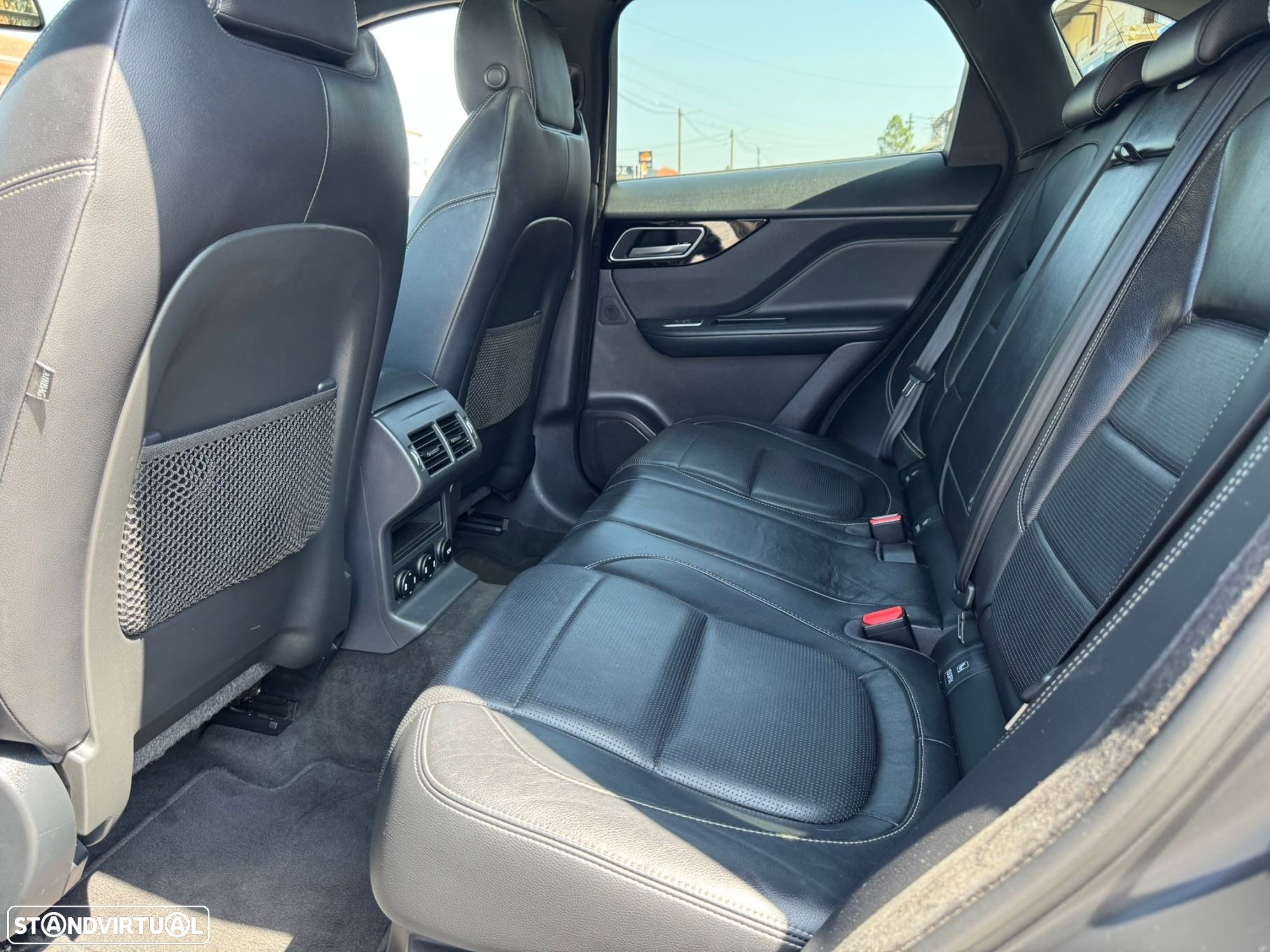 Jaguar F-Pace 2.0 i4D R-Sport AWD Aut. - 11