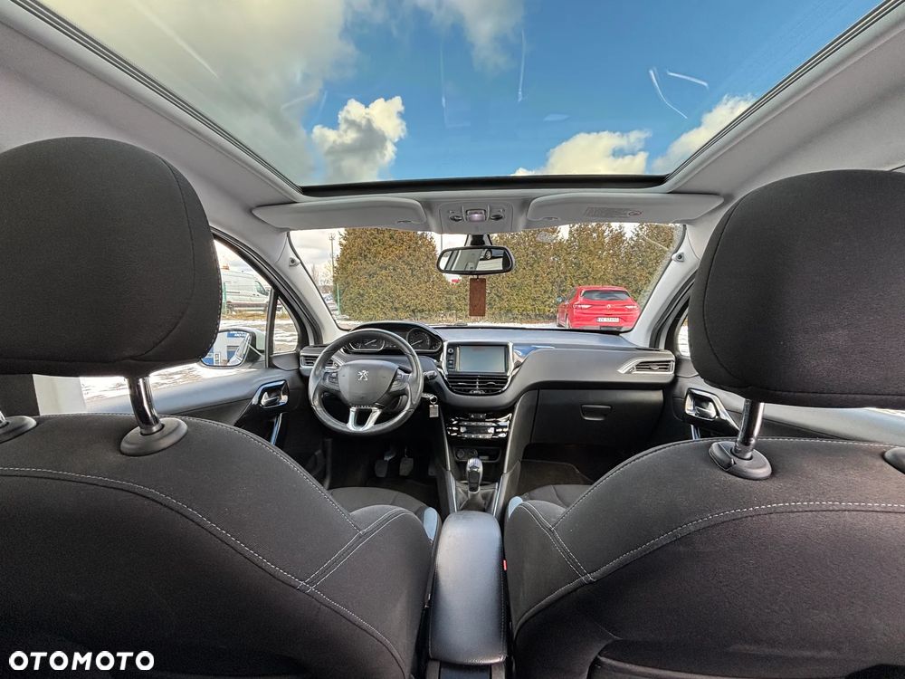 Peugeot 208 1.2 PureTech Allure - 12