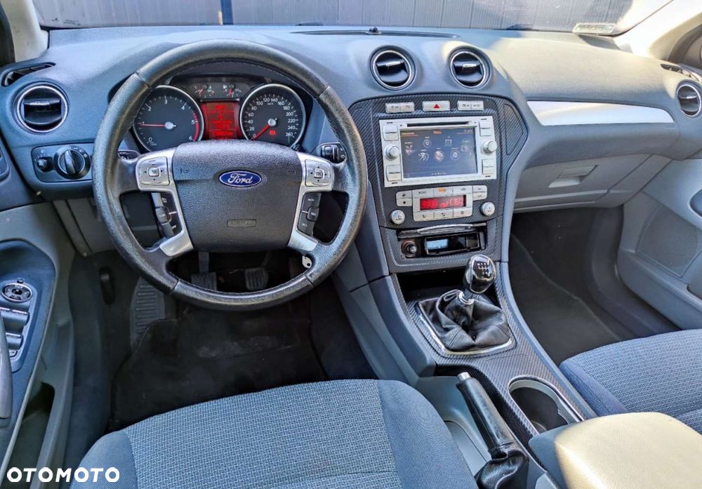 Ford Mondeo - 26