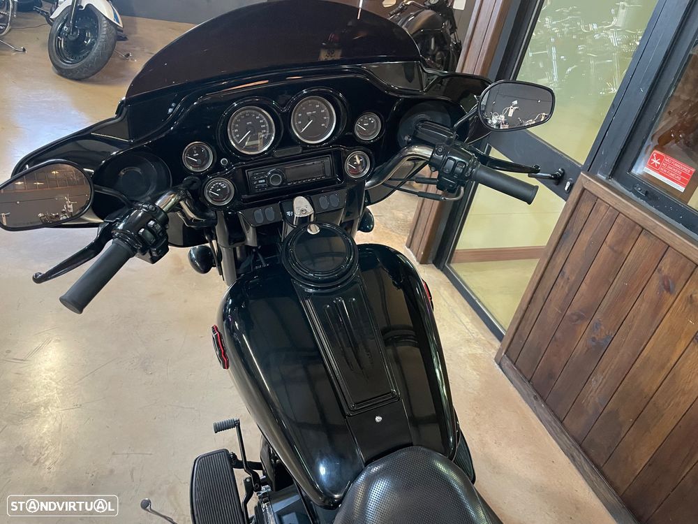 Harley-Davidson FLHT Electra Glide - 11