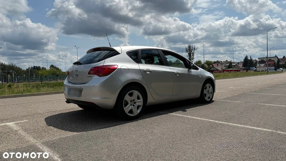 Opel Astra 1.4 T Enjoy - 15