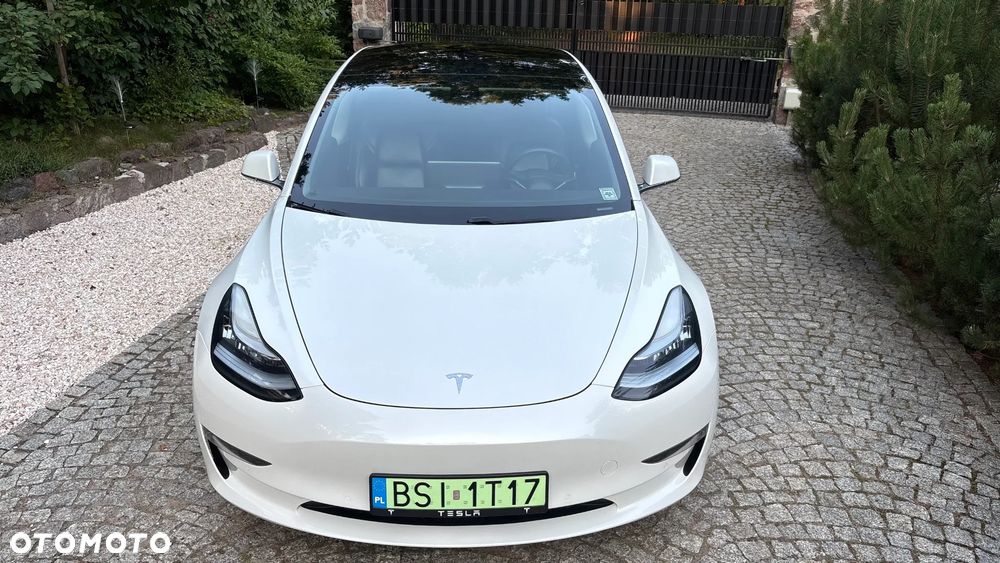 Tesla Model 3 - 3