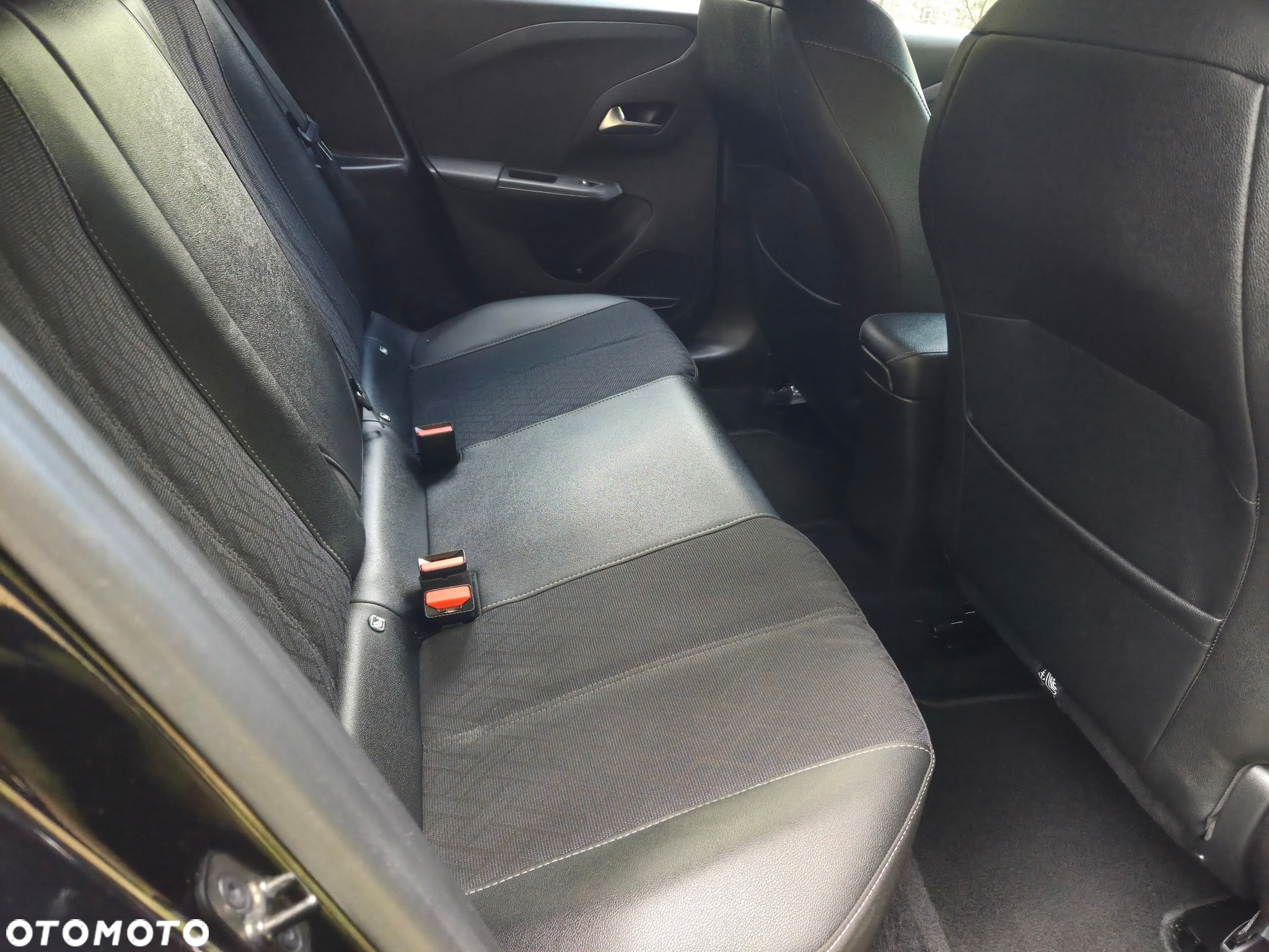 Opel Corsa 1.2 Business S&S - 17
