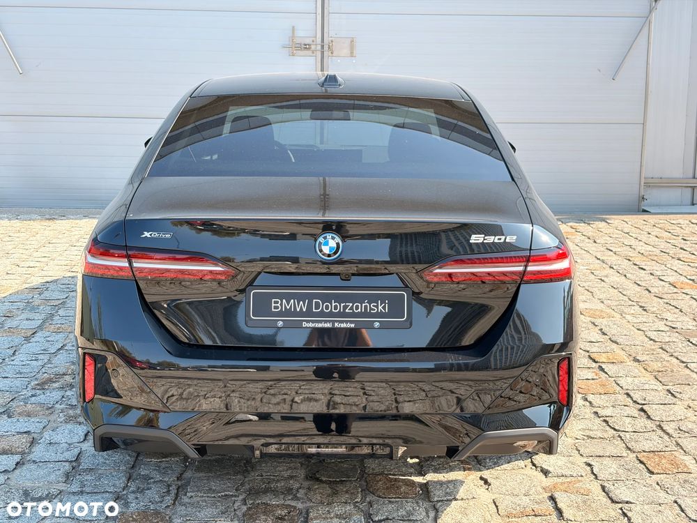 BMW Seria 5 530e PHEV - 5