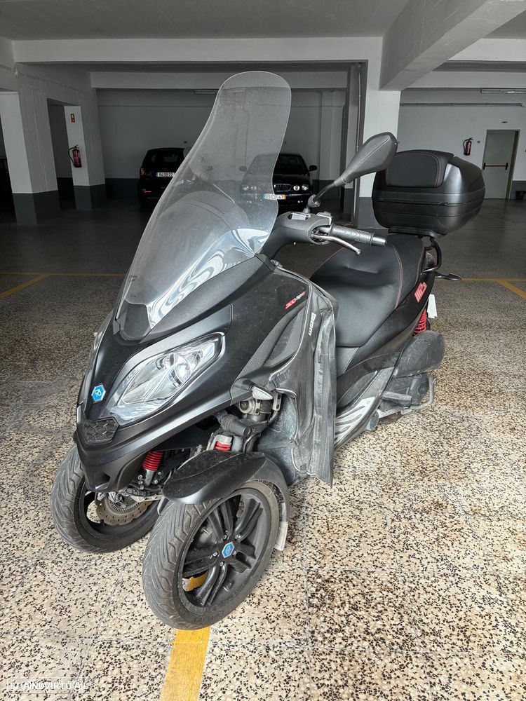 Piaggio MP3 - 2